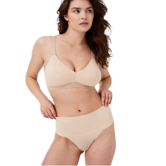 SPANX | Undie-tectable® Smoothing Thong, in Soft Nude, Size S, NWT - Picture 1 of 10